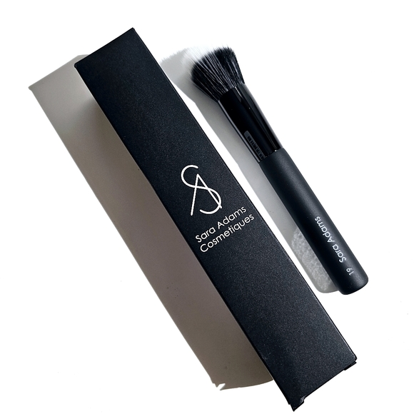Sara Adams Cosmetiques Round Foundation brush #19 New - Picture 2 of 6